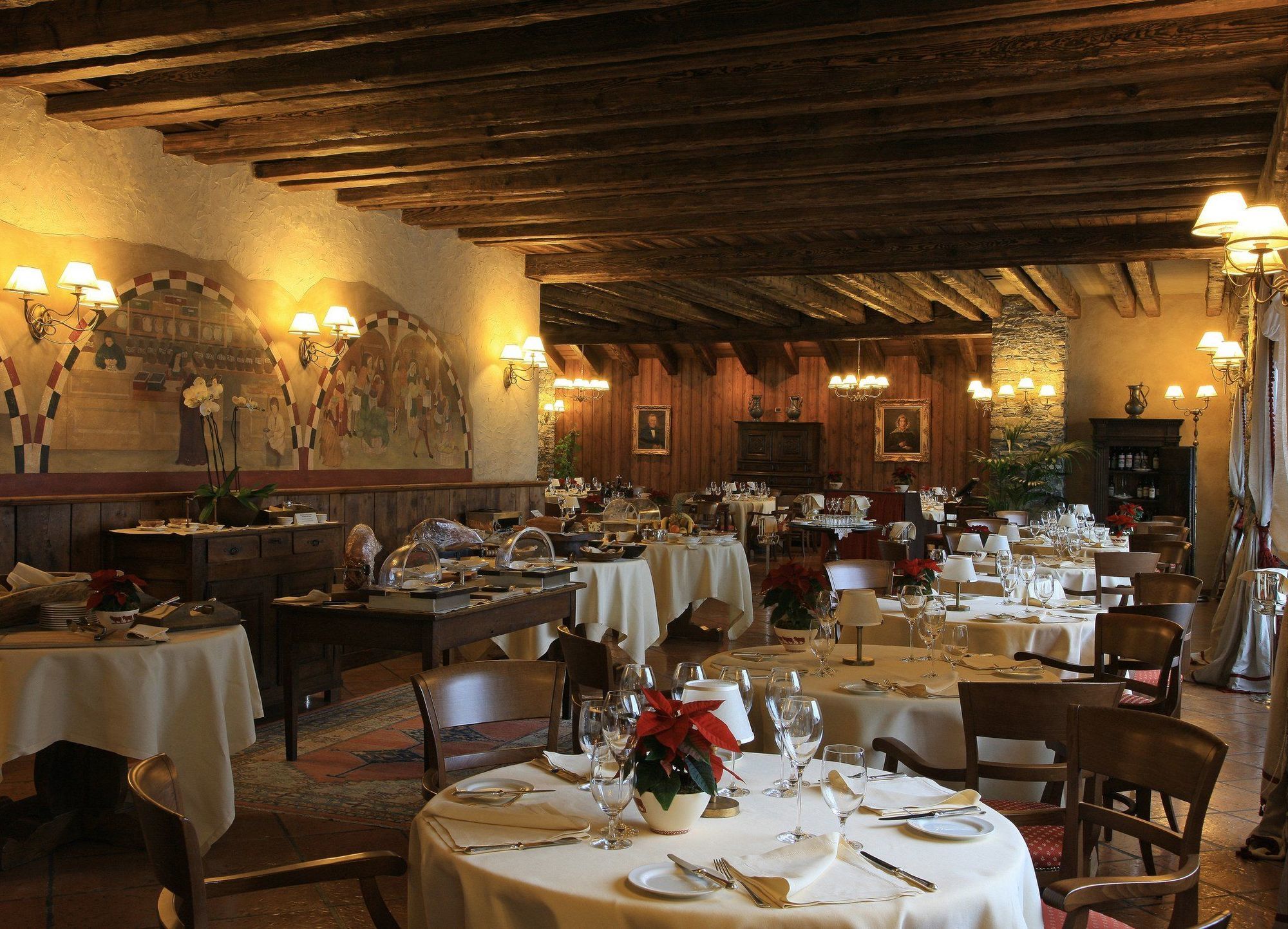 Relais Mont Blanc Hotel & Spa La Salle Restaurant bilde